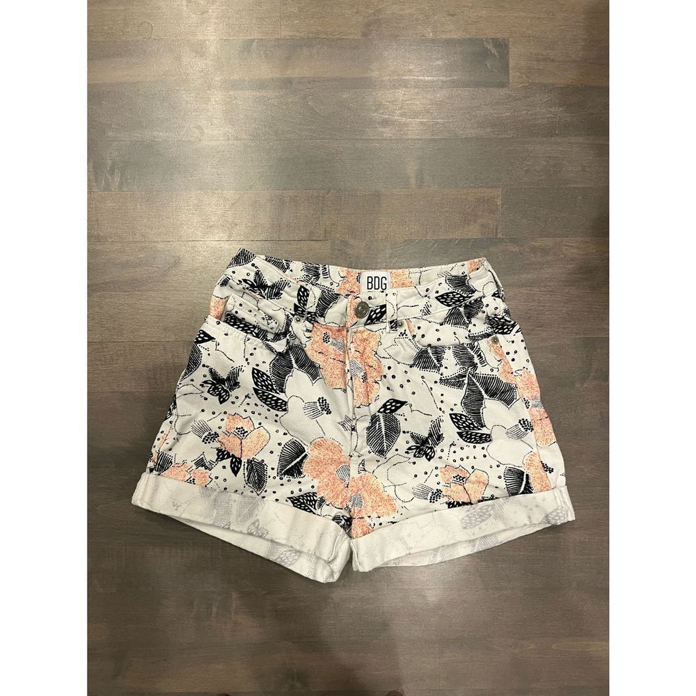 BDG cuffed jean shorts (24w)